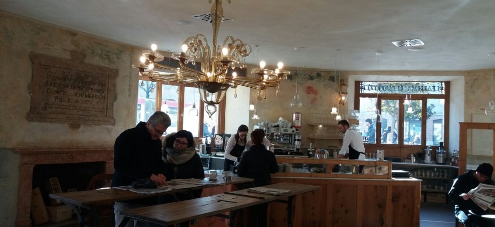 Il "Torrione" di Piazza Fiera restituito alla città: inaugurato il nuovo "Bar alla Rotonda"